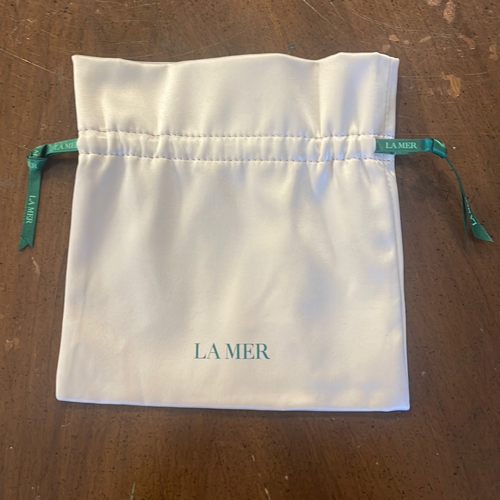 La mer authentic satin-like gorgeous cosmetic bag